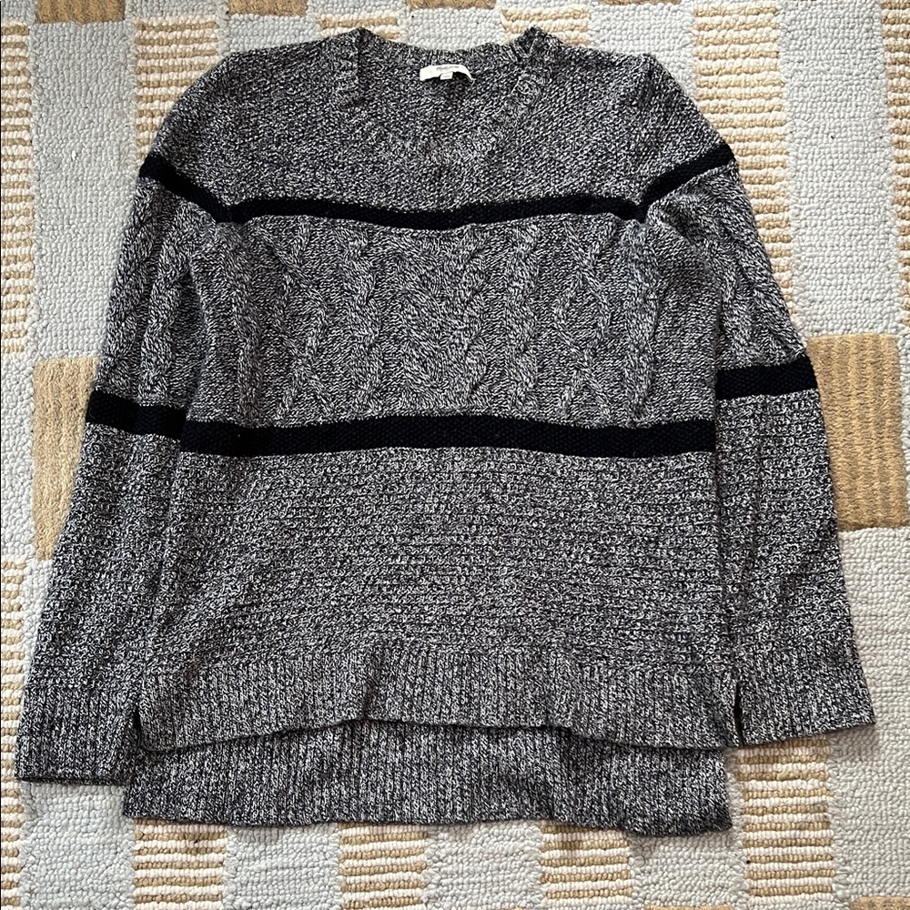Madewell V-Neck Sweater in Gray and Black